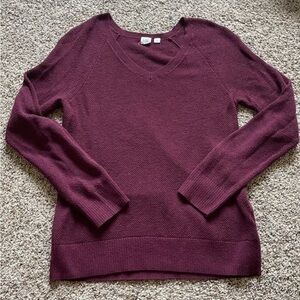 Women's V-Neck Sweater - Plum